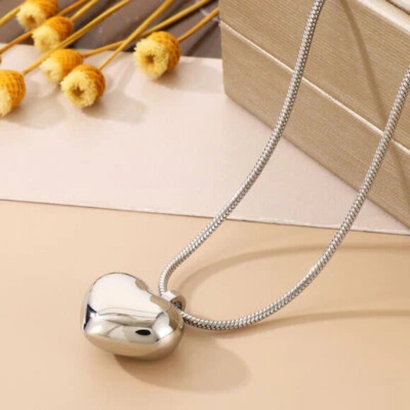 Beautiful Stainless Steel 3D Silver Heart Pendant 18" to 20" Adjustable - Picture 5 of 6